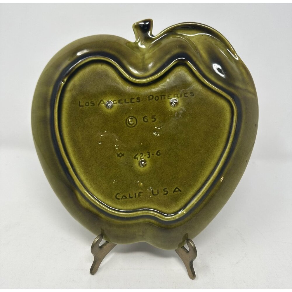 1960s LOS ANGELES POTTERIES Green Glaze APPLE DISH PLATE 9"x 9" #42-3-6 Pottery - Picture 2 of 9